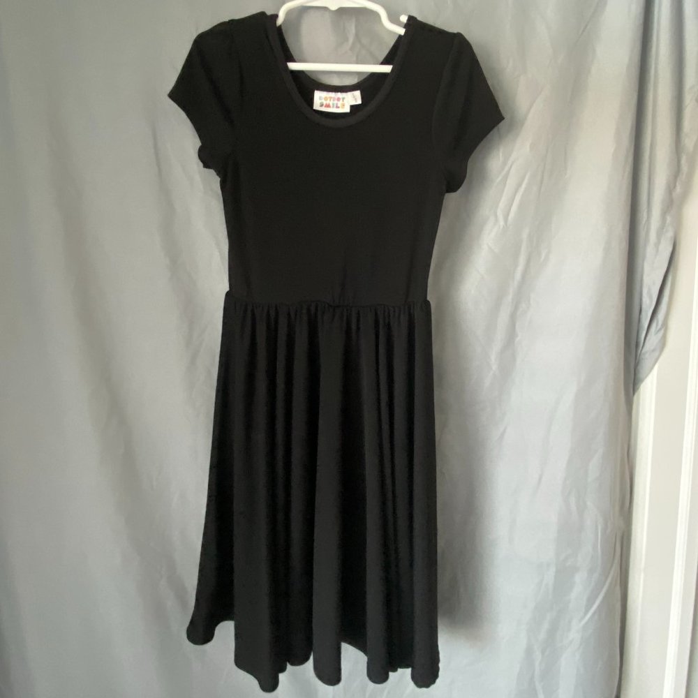 Dot Dot Smile all black vintage cap sleeve dress